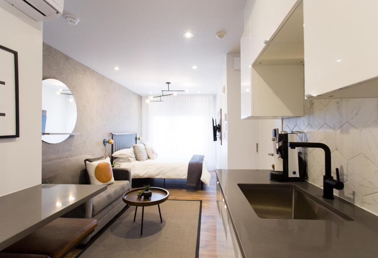 Blue Oasis Studio With Full Kitchen And Bath By Den Stays Montréal Extérieur photo
